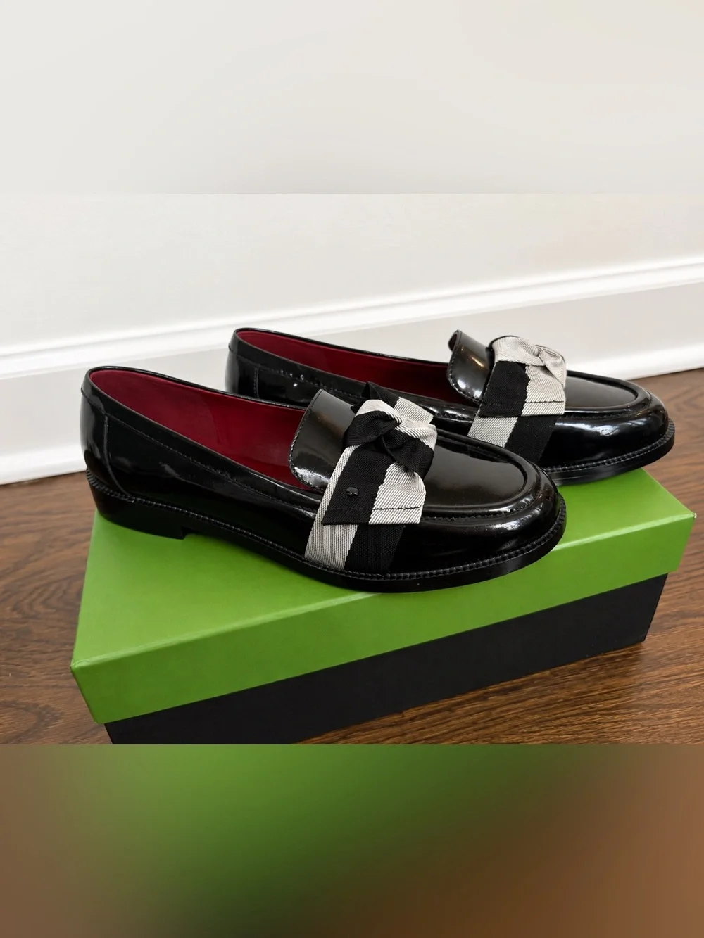 Kate Spade Leandra Black Patent Leather Bow Loafers 6.5B